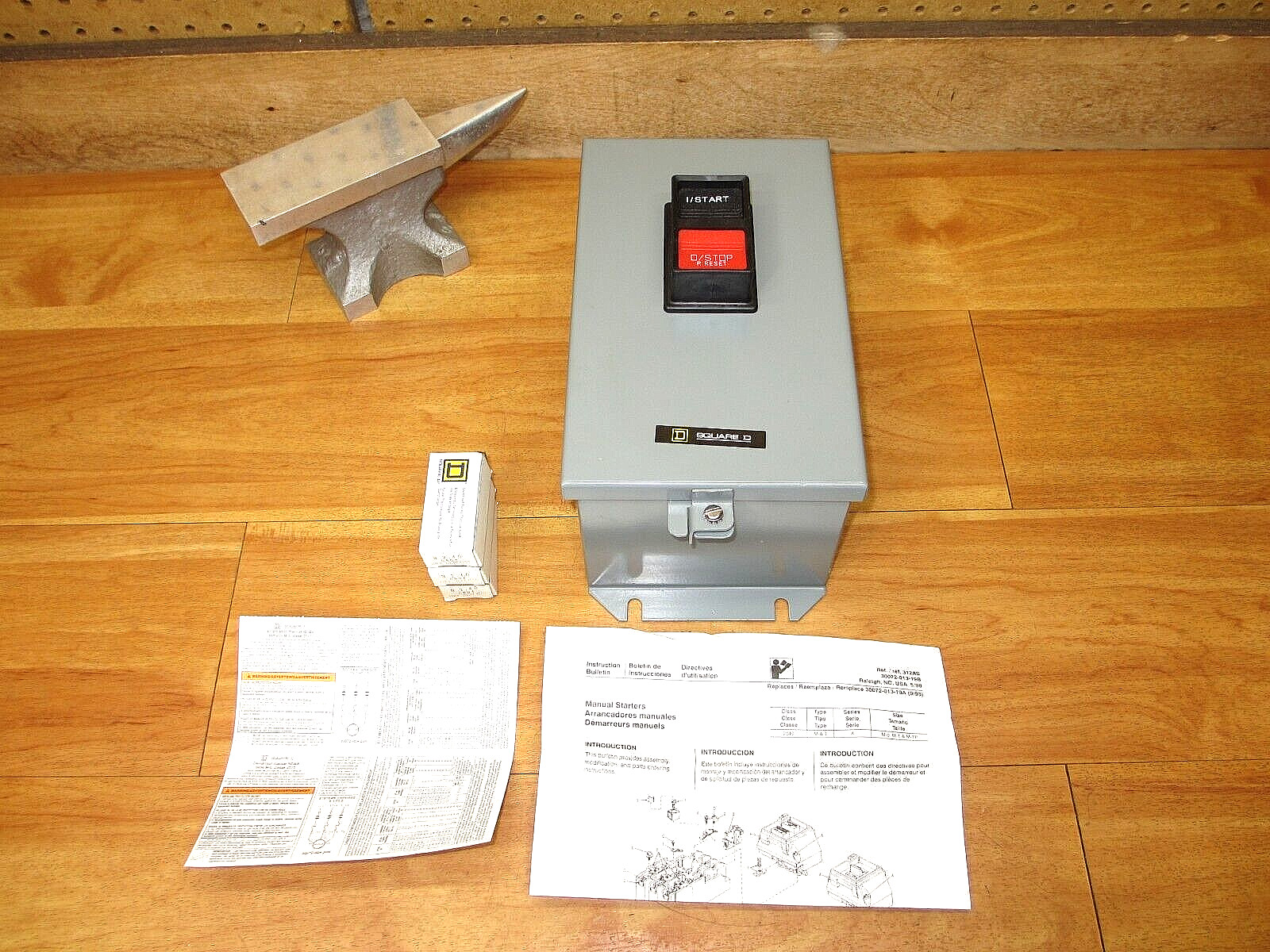 Square D 2510MBA2 *NEW* AC Manual Starter Switch