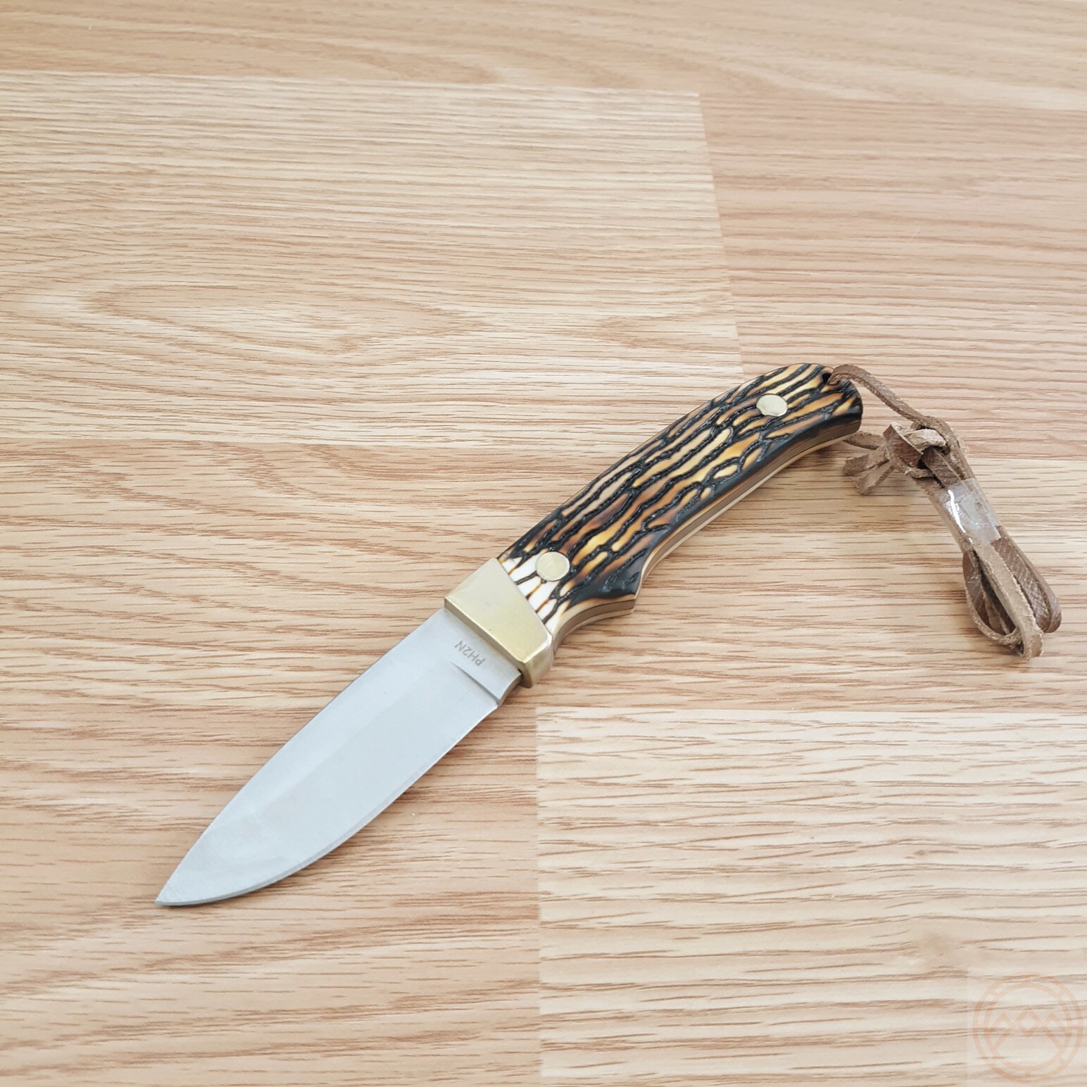 Schrade Hunter Fixed Knife 2.75" 7Cr17MoV Steel Full Tang Blade Staglon Handle