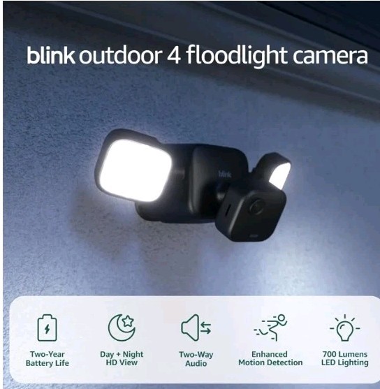 Blink Outdoor 4 Floodlight Wireless smart security camera, 700 lumens 2year B L