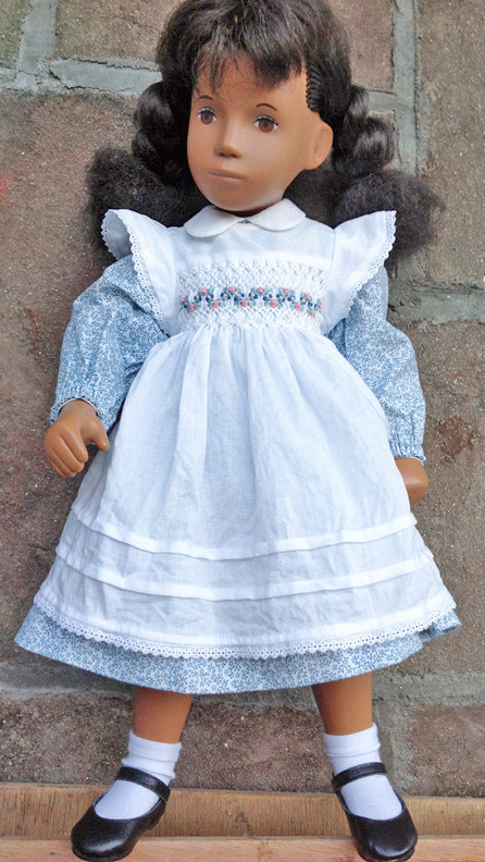 SASHA DOLL RESTRING PROFESSIONAL CLEANING RESTRINGING SPA REPAIR GÖTZ TRENDON