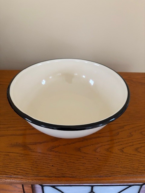 Vintage Ivory Enamel Mixing Bowl with Black Rim