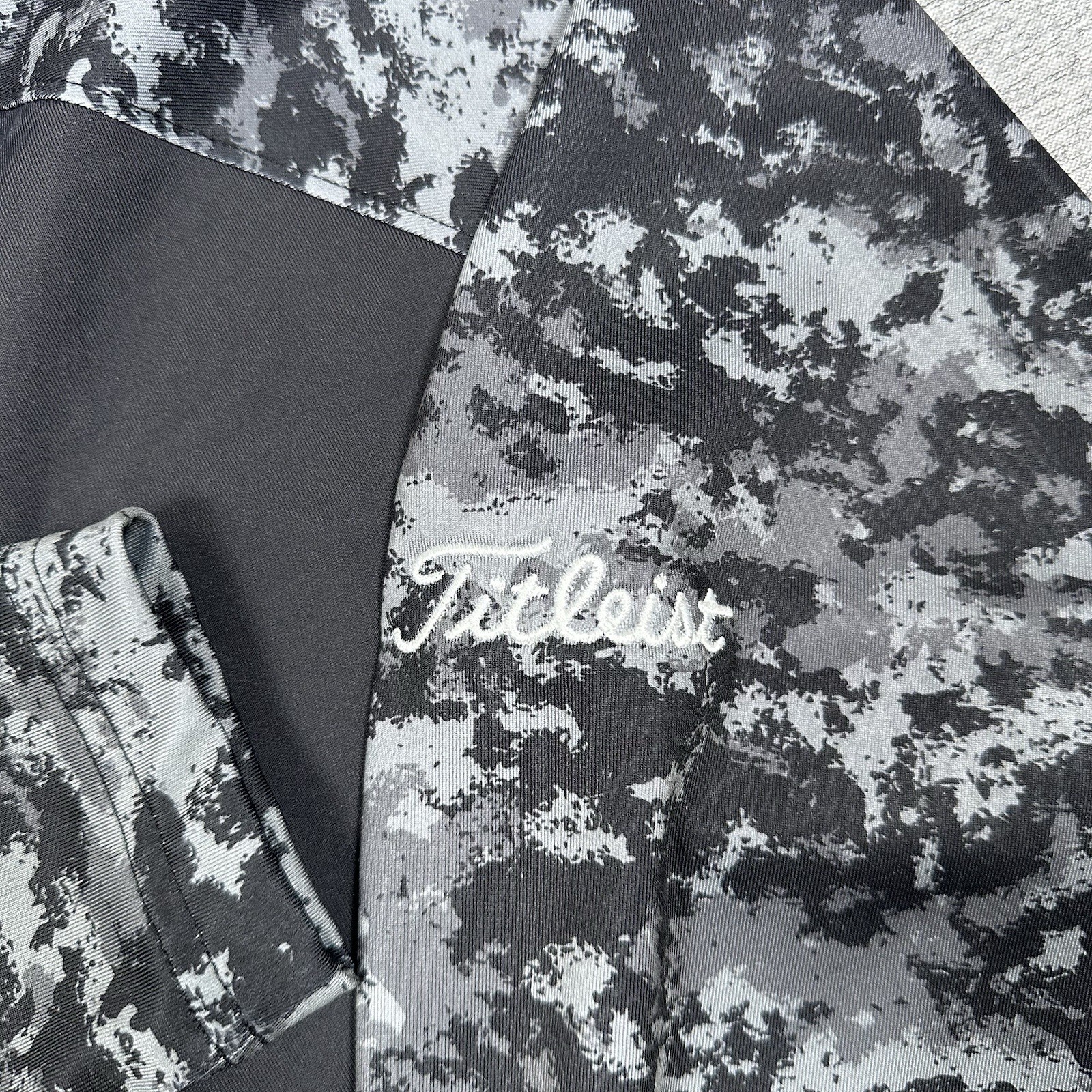 FootJoy Titleist Men's Medium 1/4 Zip Golf Pullover Black Camo