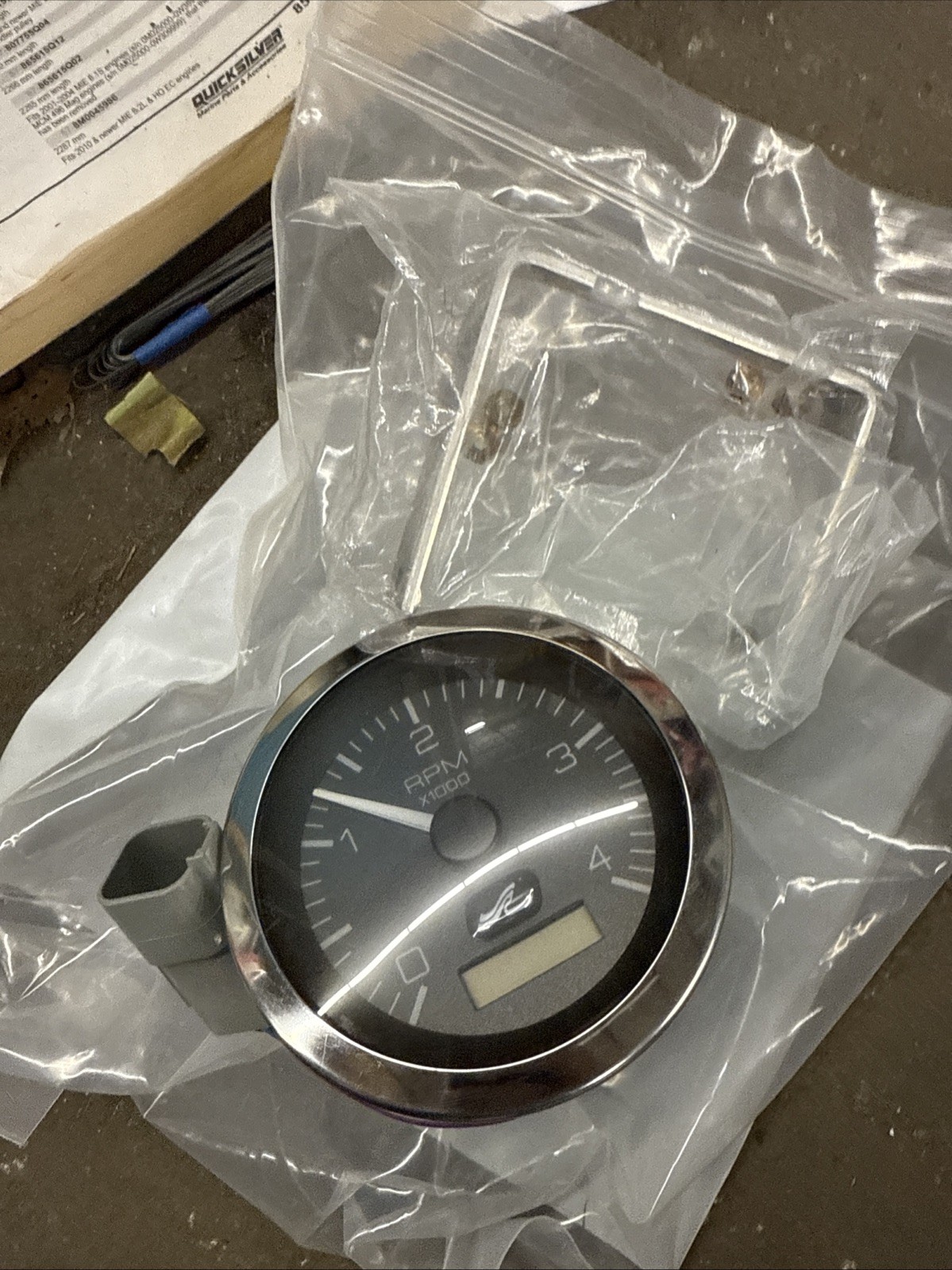 New Old Stock OEM SEA RAY 4K RPM GAUGE TACHOMETER LCD HOUR Meter