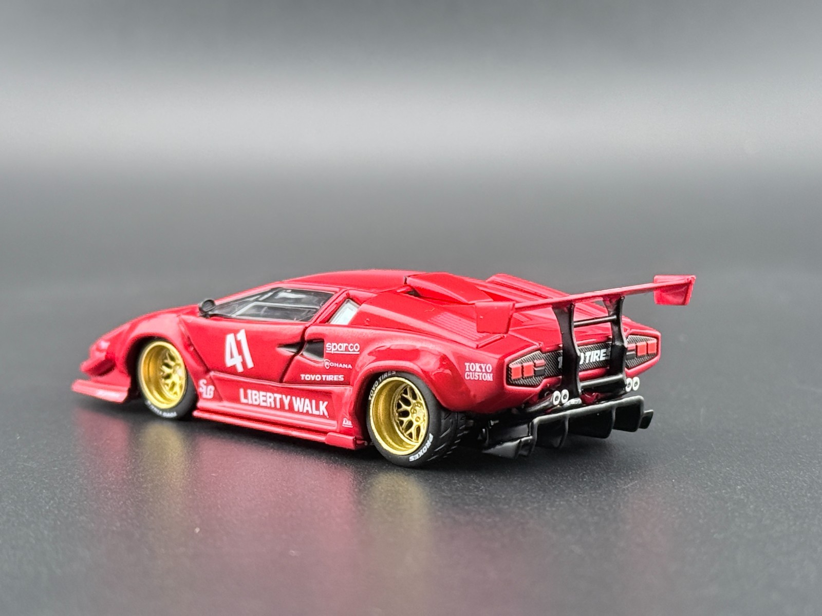 Mini GT Lamborghini Countach LB-WORKS Red #1100 1/64
