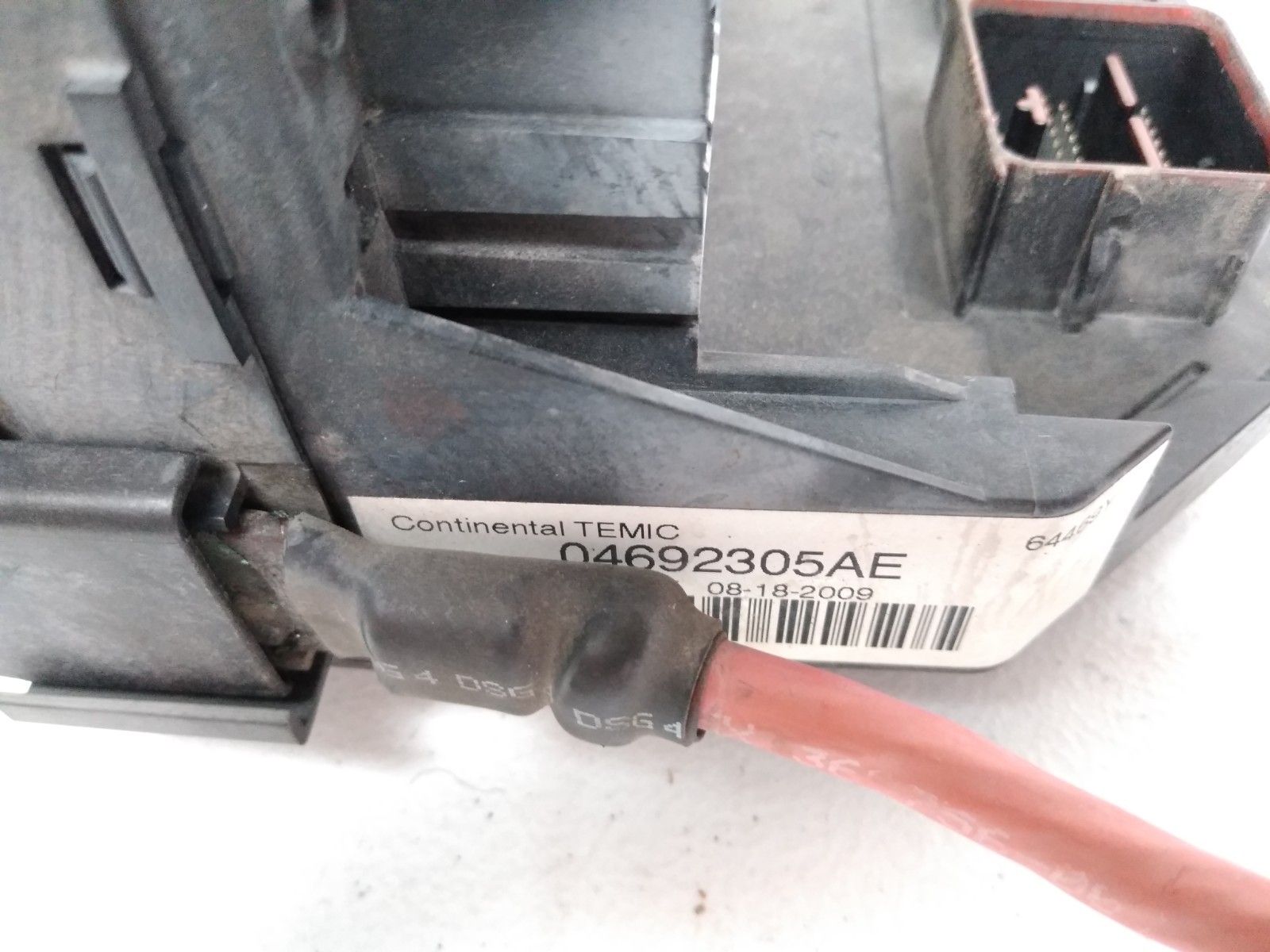 04692305AE Dodge 2010 Grand Caravan Fuse Box Engine Bay Under Hood OEM TIPM G70