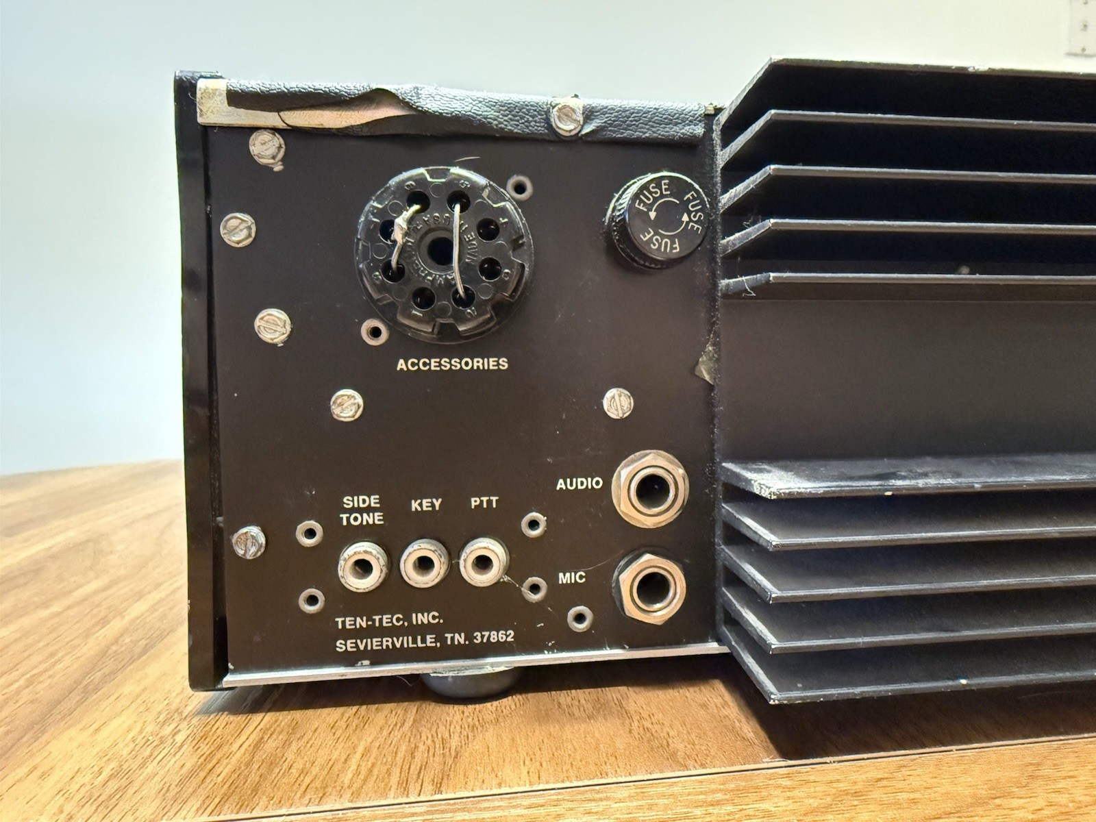 Ten Tec Model 544 Digital Readout Transceiver UNTESTED NO CORDS READ