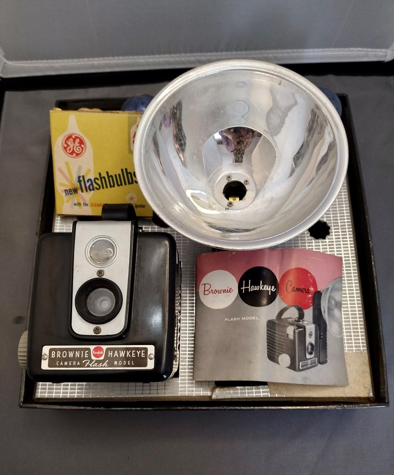 Vintage Kodak Brownie Hawkeye Flash Outfit Model Camera w/Original Box