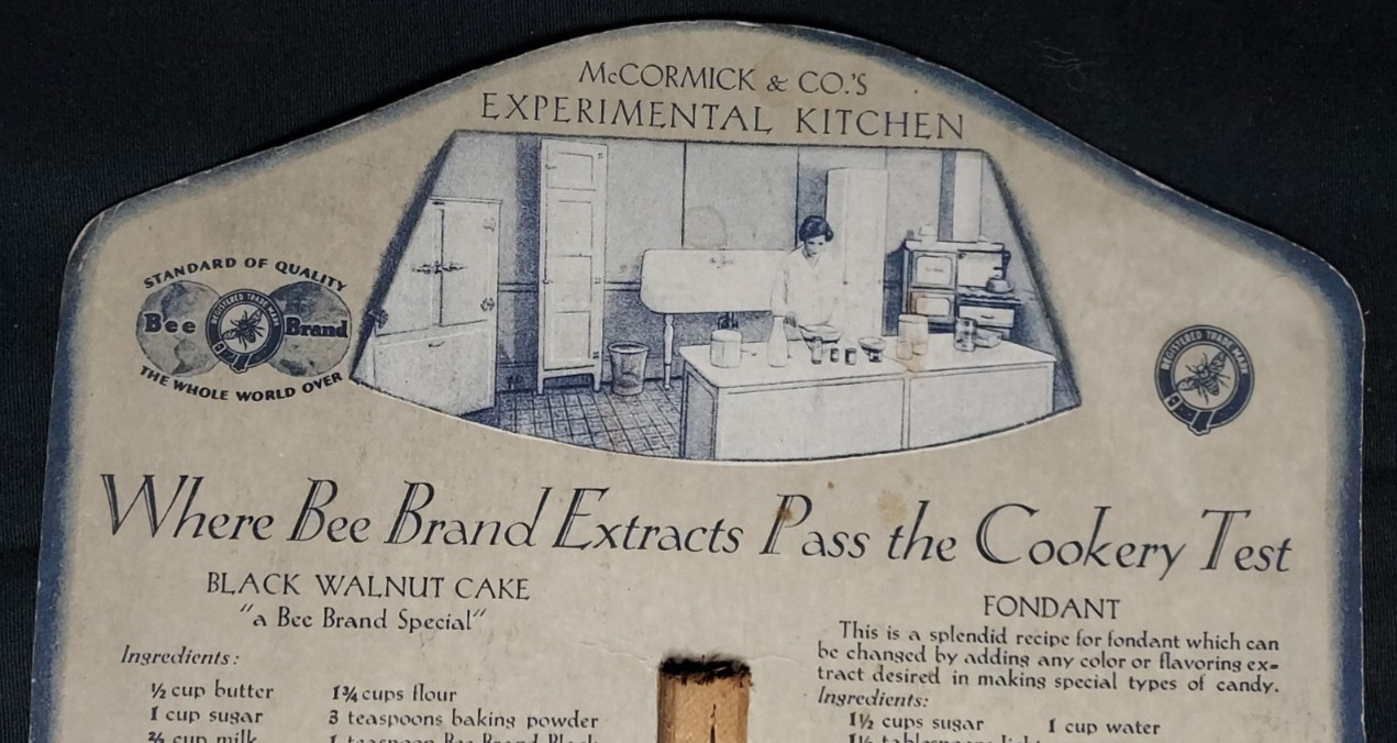 Old Advertising Premium Fan McCormick BEE BRAND Vanilla Baltimore Fondat Walnut