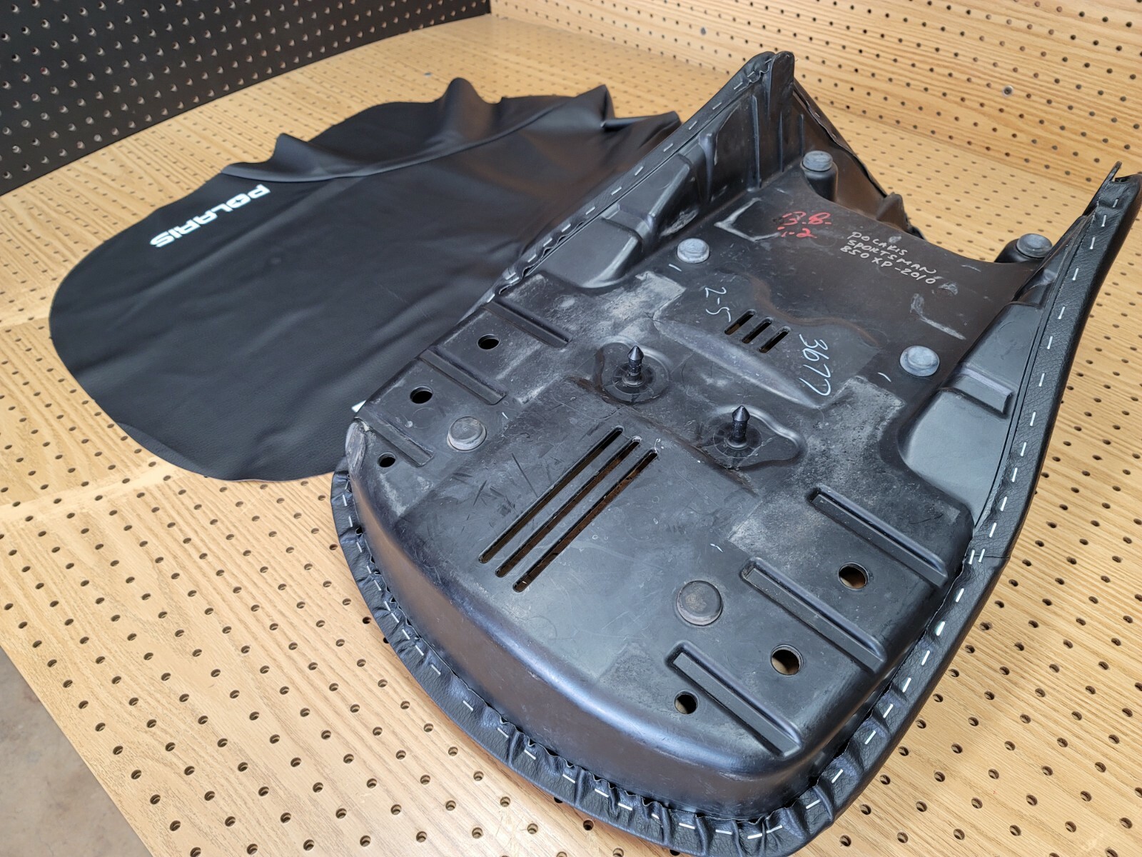 POLARIS SPORTSMAN 550 850 1000 XP SEAT COVER 2009 TO 2016 (BLACK) [P*-31]