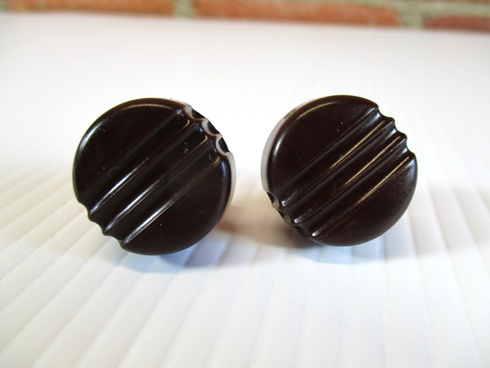 Pair of Vintage Brown Radio knobs Art Deco 7/8 Inch Wide