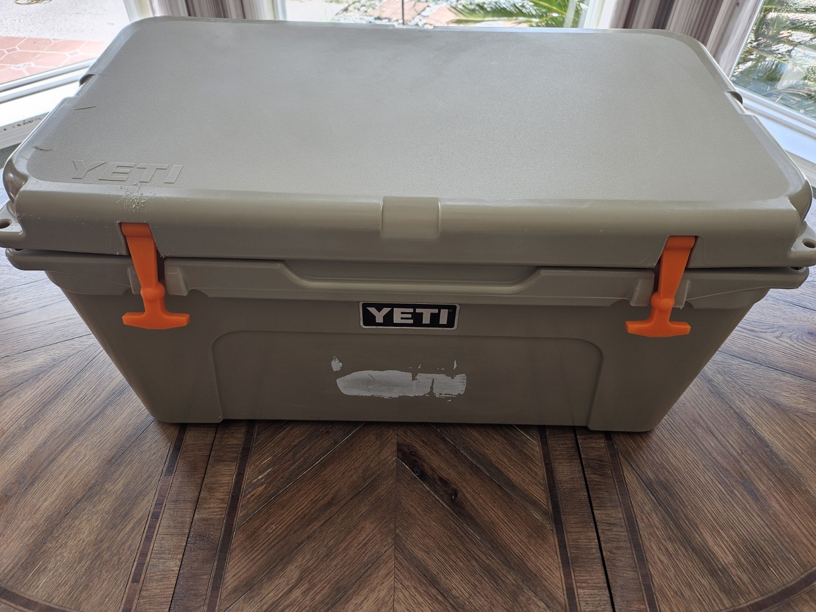 YETI Tundra 65 qt Ice Chest Cooler Beige Heavy Duty