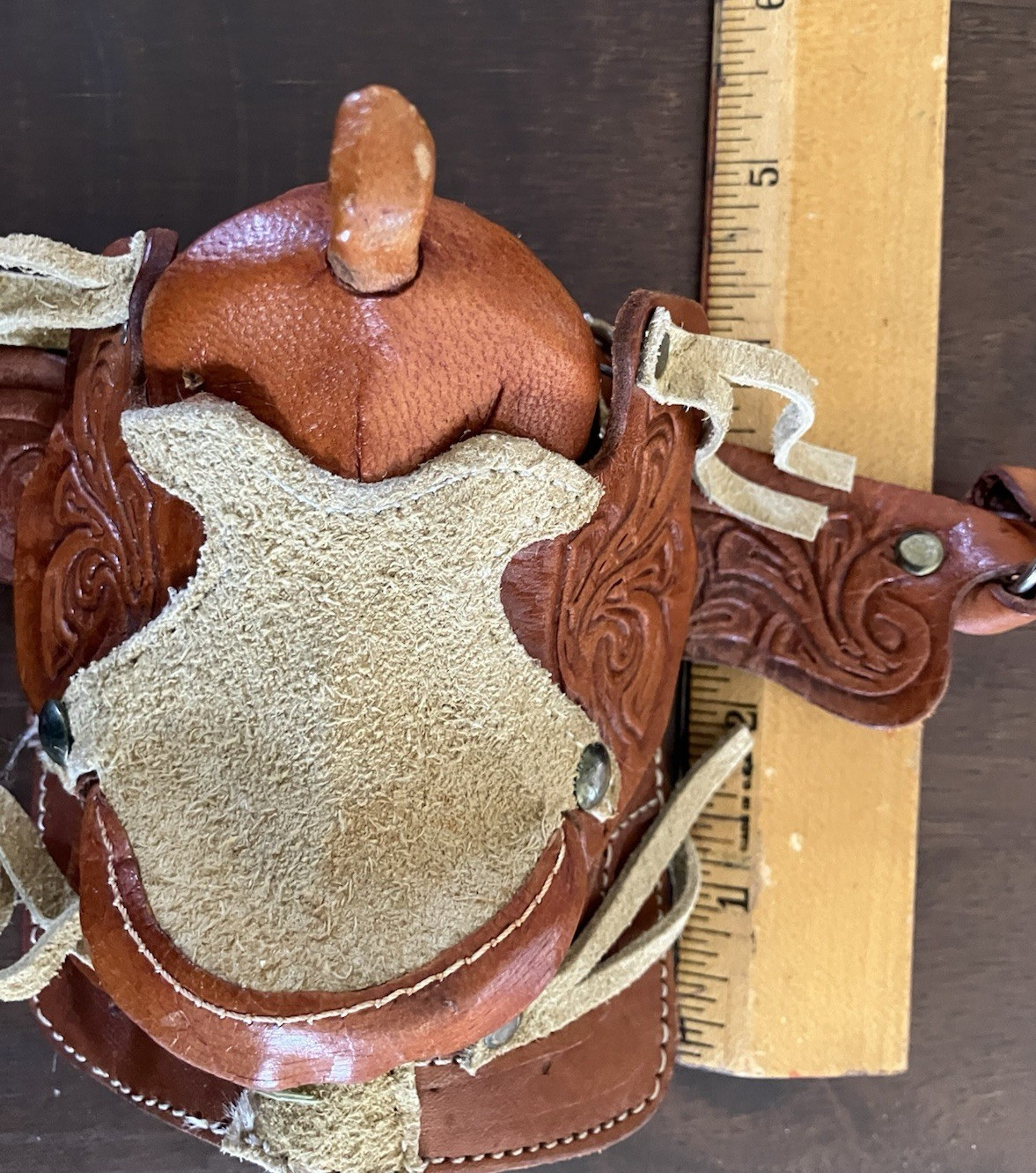Vintage MINIATURE Western HORSE SADDLE Tooled Leather Salesman Sample or Toy