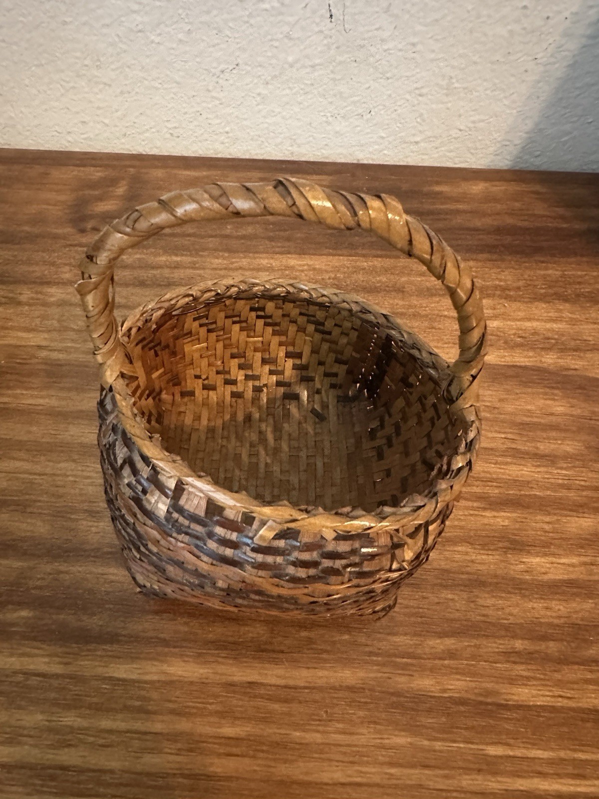 Antique Native American Choctaw River Cane Straw Handled Basket - 6" tall
