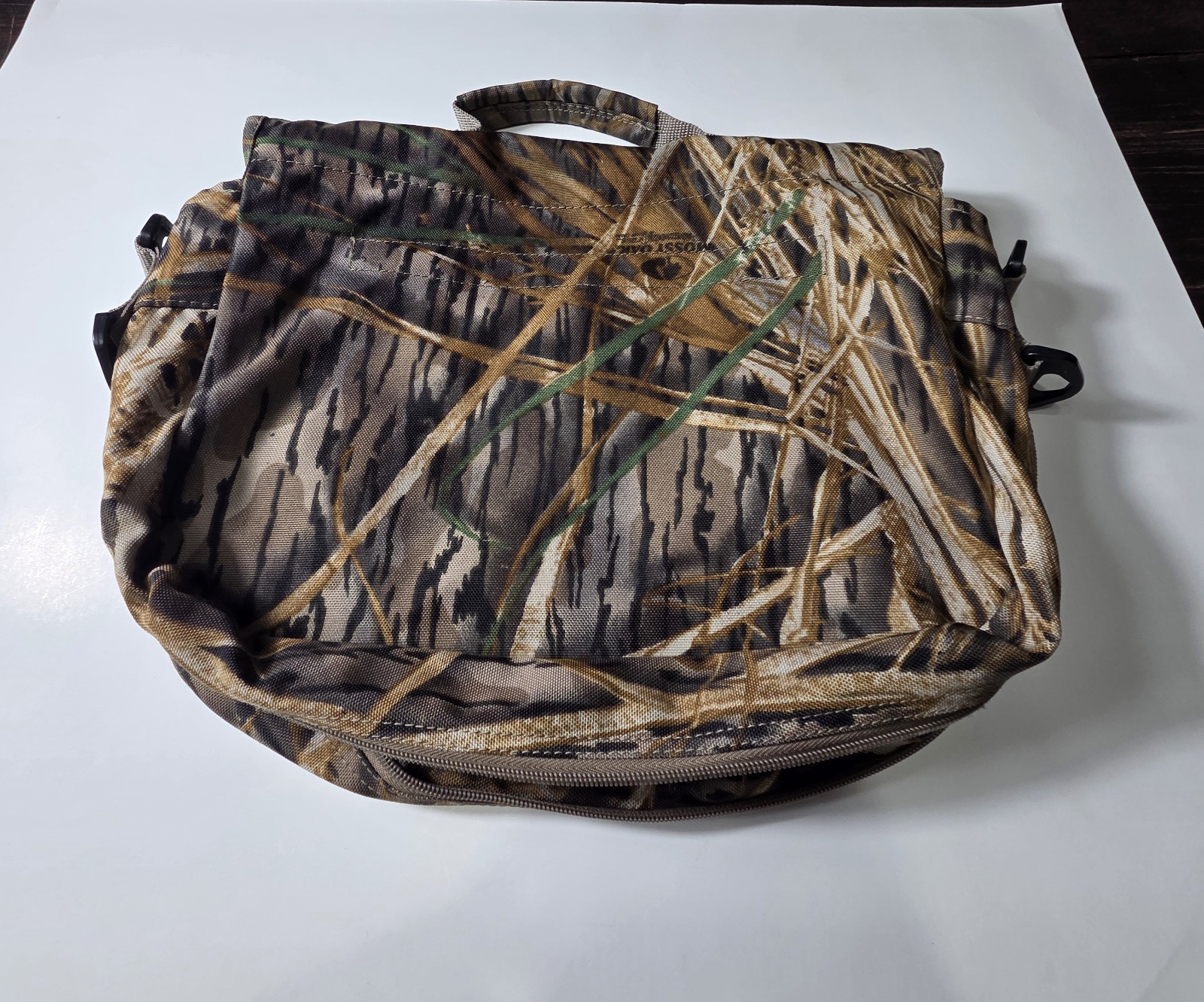 Ducks Unlimited Avery Camo Messenger Bag *Missing Components