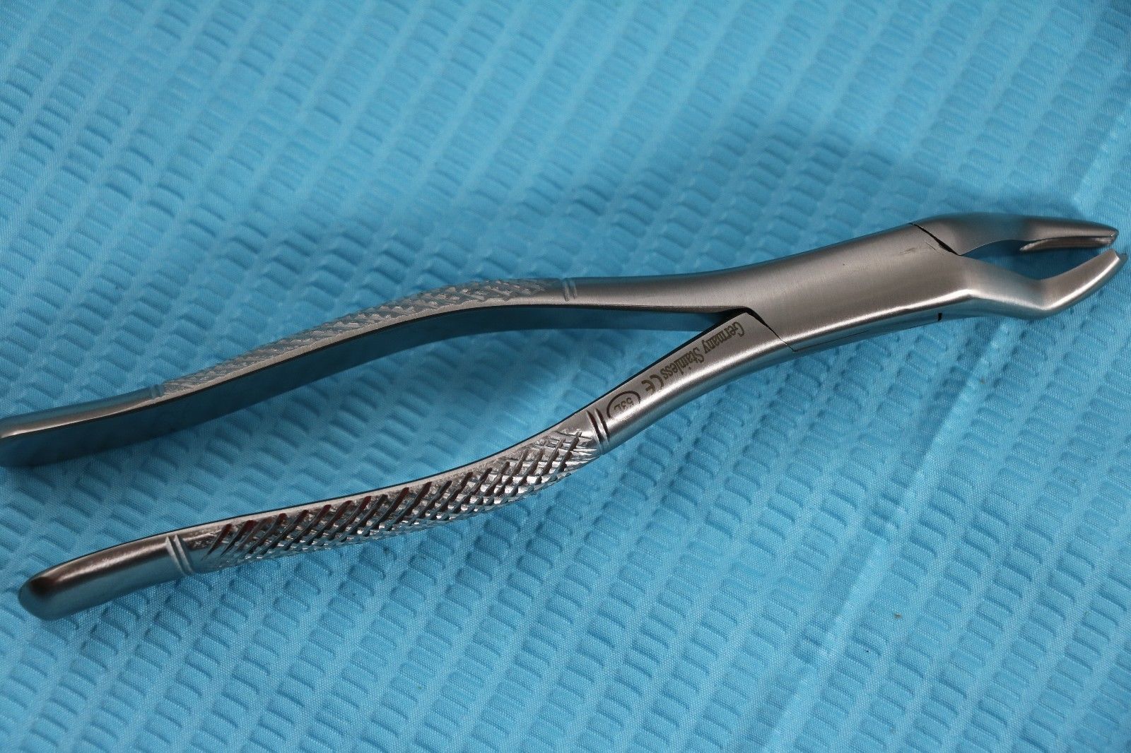 GERMAN 10 GERMAN EXTRACTING FORCEPS EXTRACTION DENTAL INSTRUMENTS-A+ QUALITY