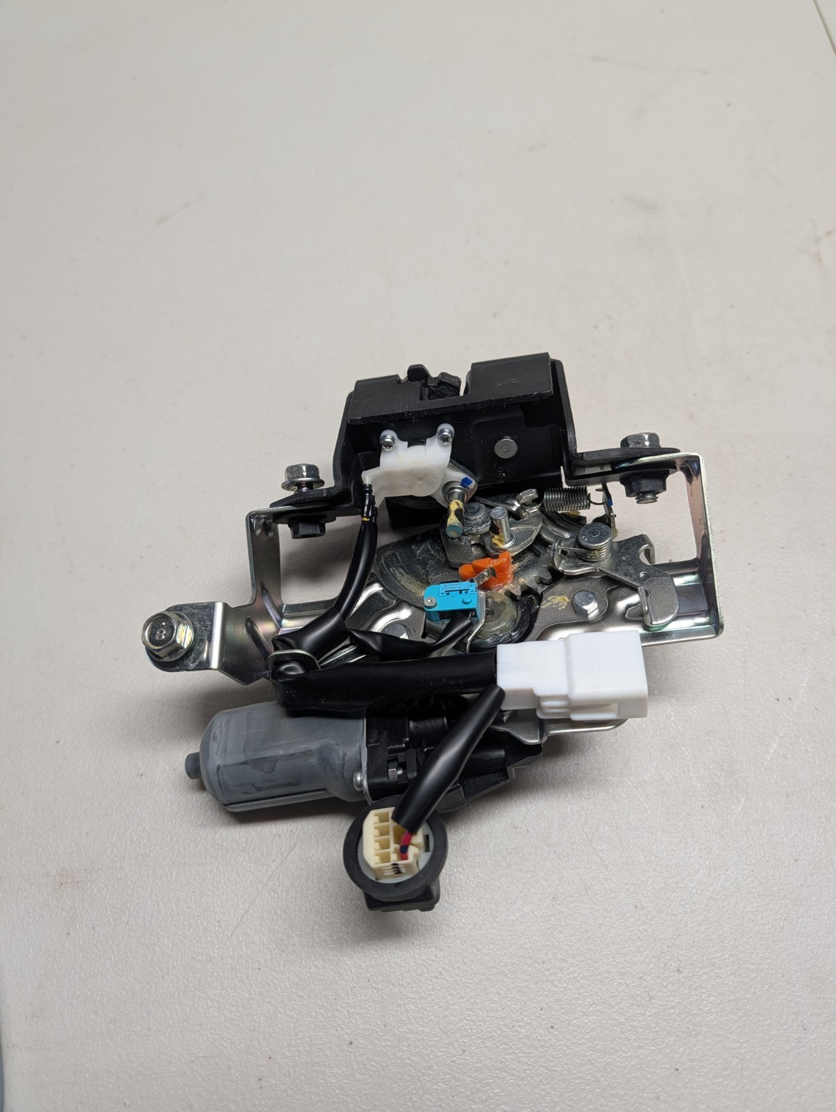 SUBARU FORESTER Liftgate Tailgate Trunk Lock Latch Motor OEM 2014 - 2018 *