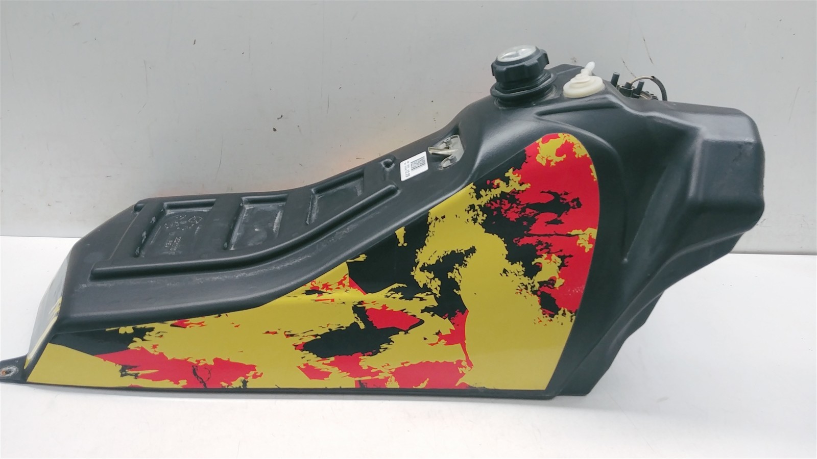 2014 Polaris Switchback Assault 800 #2 Gas Tank w Fuel Pump Assy 2521010 2204727