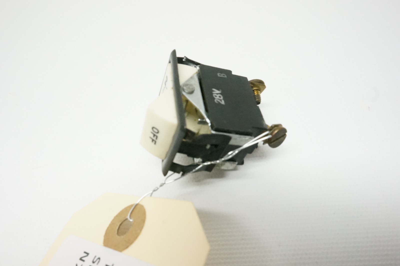 1976 Piper Aztec F PA-23-250 Illuminated Prop De-Ice Switch (28 Volt), 33318-013