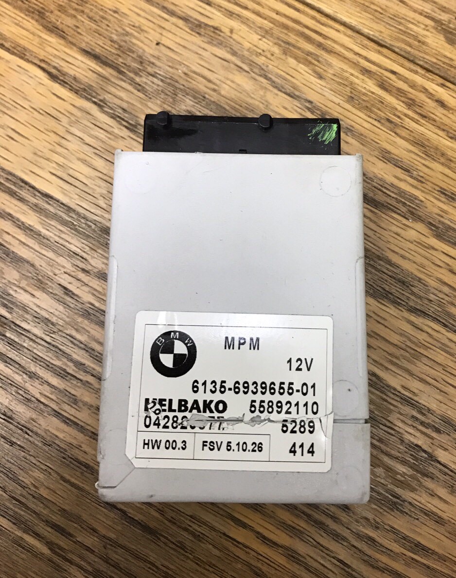 04-07  BMW E60 E63 525i 530i 545i 645Ci Micro Power Control Module 6135-6939655