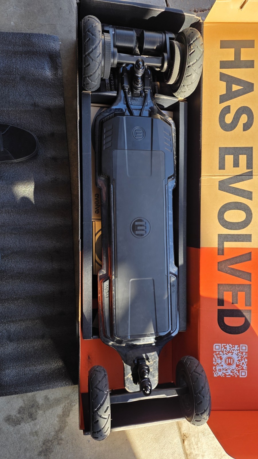 Evolve Diablo Carbon Electric Longboard Skateboard