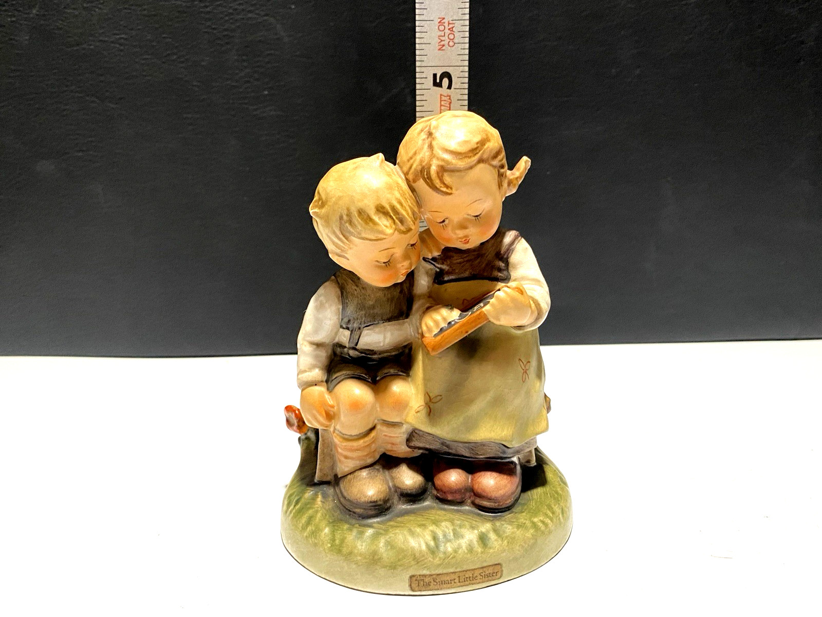 Hummel Goebel Figurines SMART LITTLE SISTER #346/6