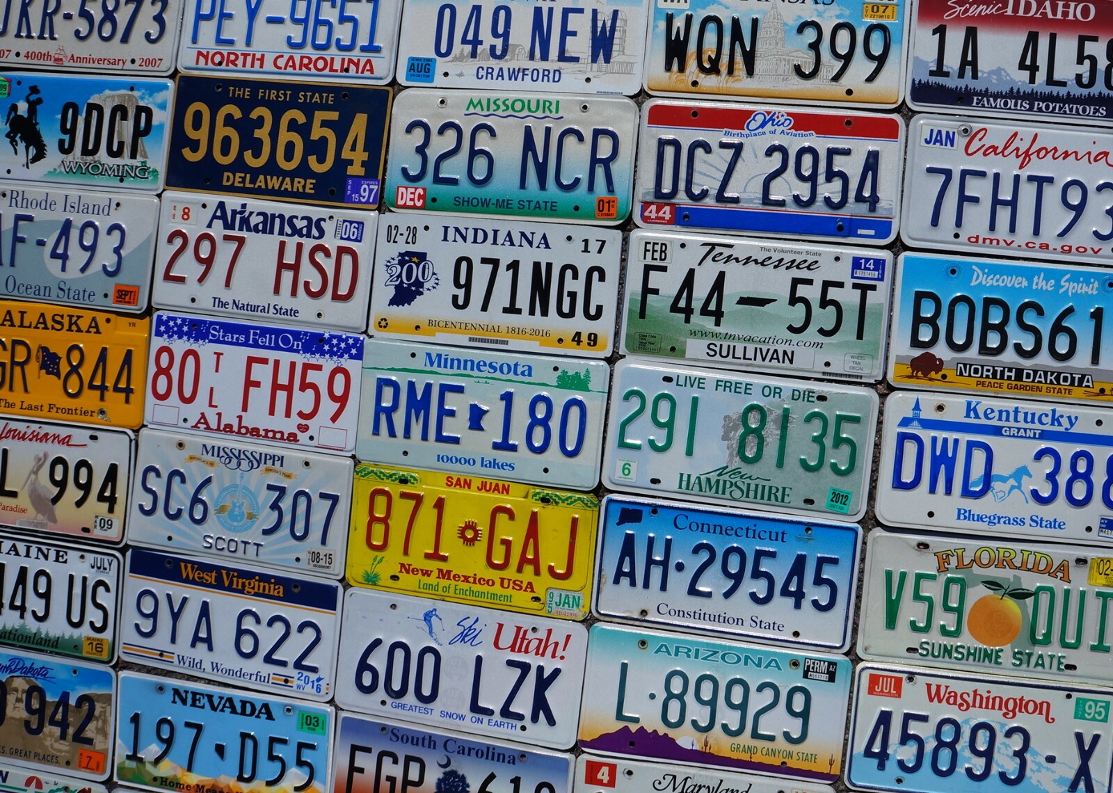COMPLETE SET - ALL 50 STATES USA LICENSE PLATES LOT of Good License Plate Tags