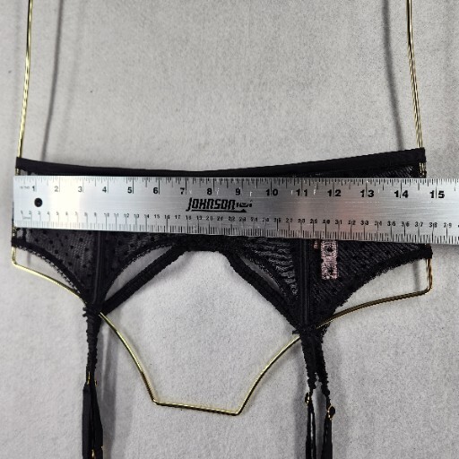 VICTORIA'S SECRET Dream Angels Black Floral Lace Garter Belt Womens M-L NEW