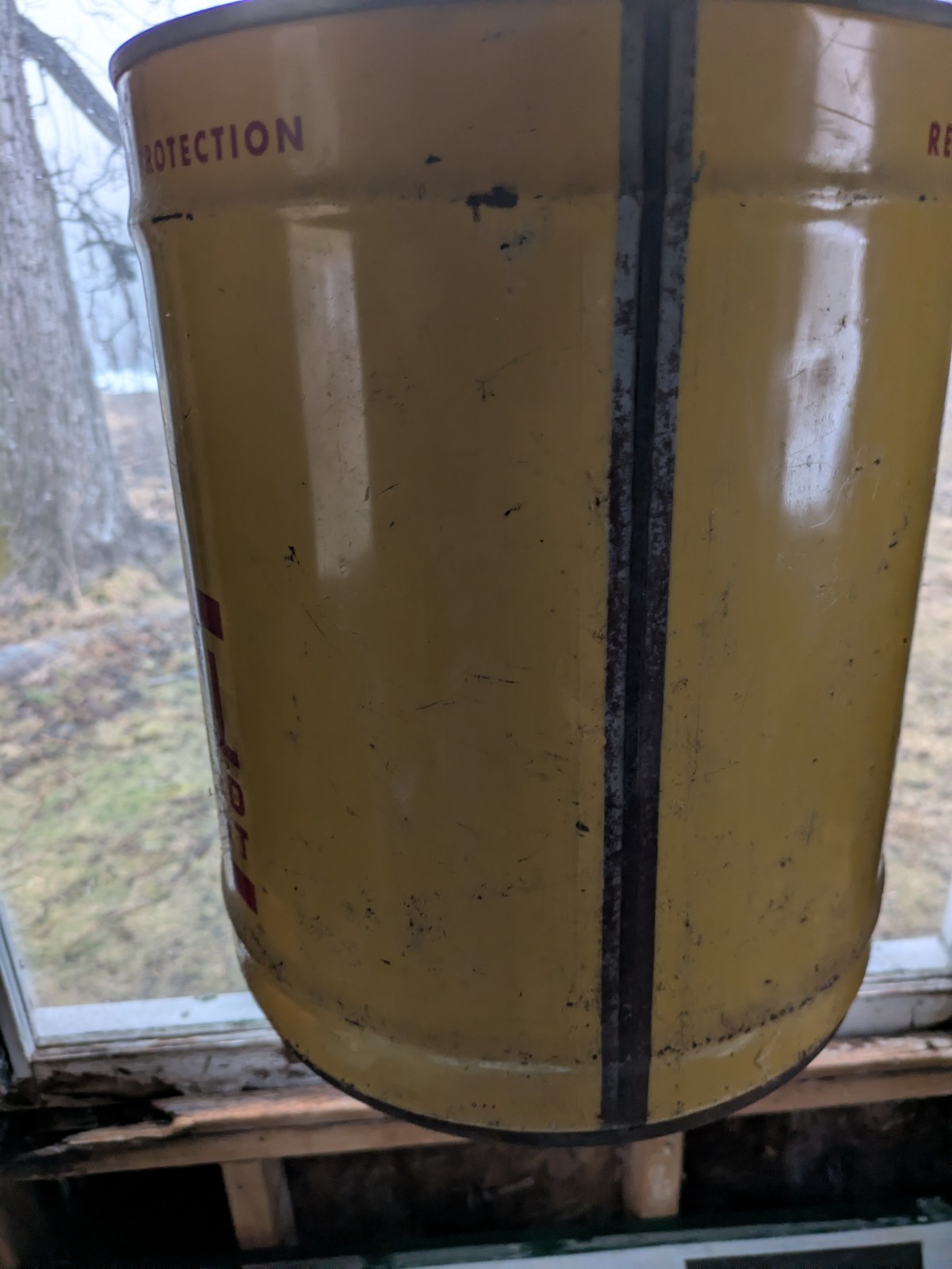 Kendall Motor Oil Vintage Collectible Gas Pump Station Metal Can