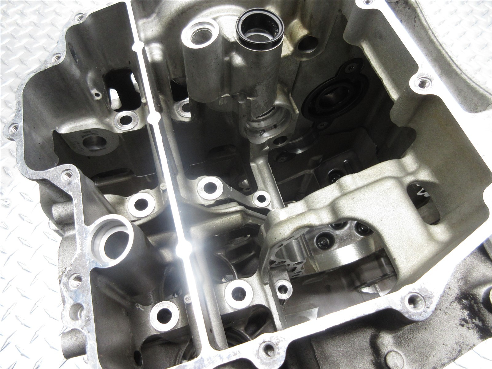 2012 11-15 Kawasaki ZX10R ZX1000 ZX10 Crankcase Case Engine Motor Block Piston