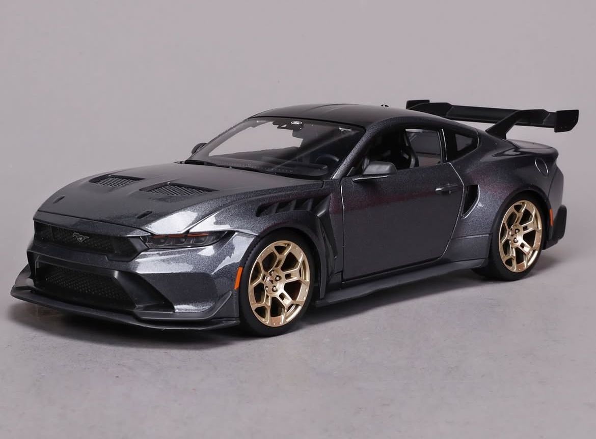 2025 Maisto 1:18 Ford Mustang GTD Special Edition Die-cast Model Sports Car