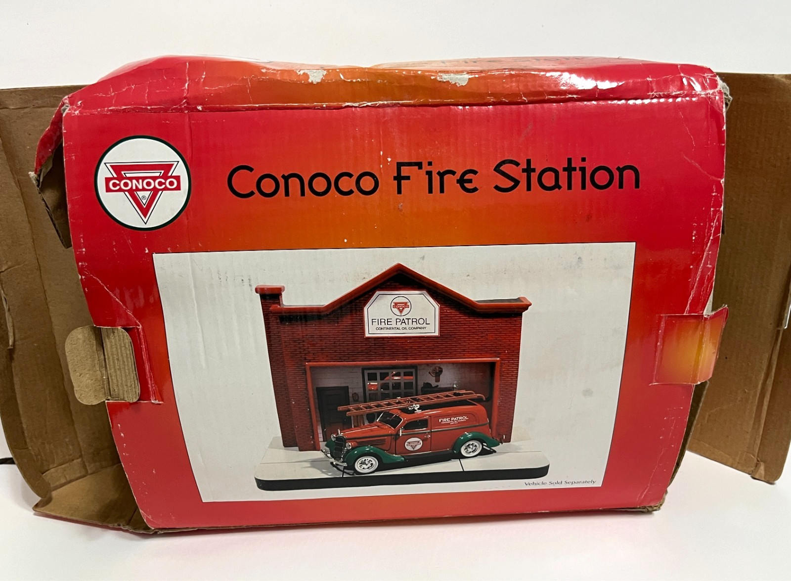 CONOCO Fire Station Patrol Model Crown Vintage Building Premium 2001 Diorama