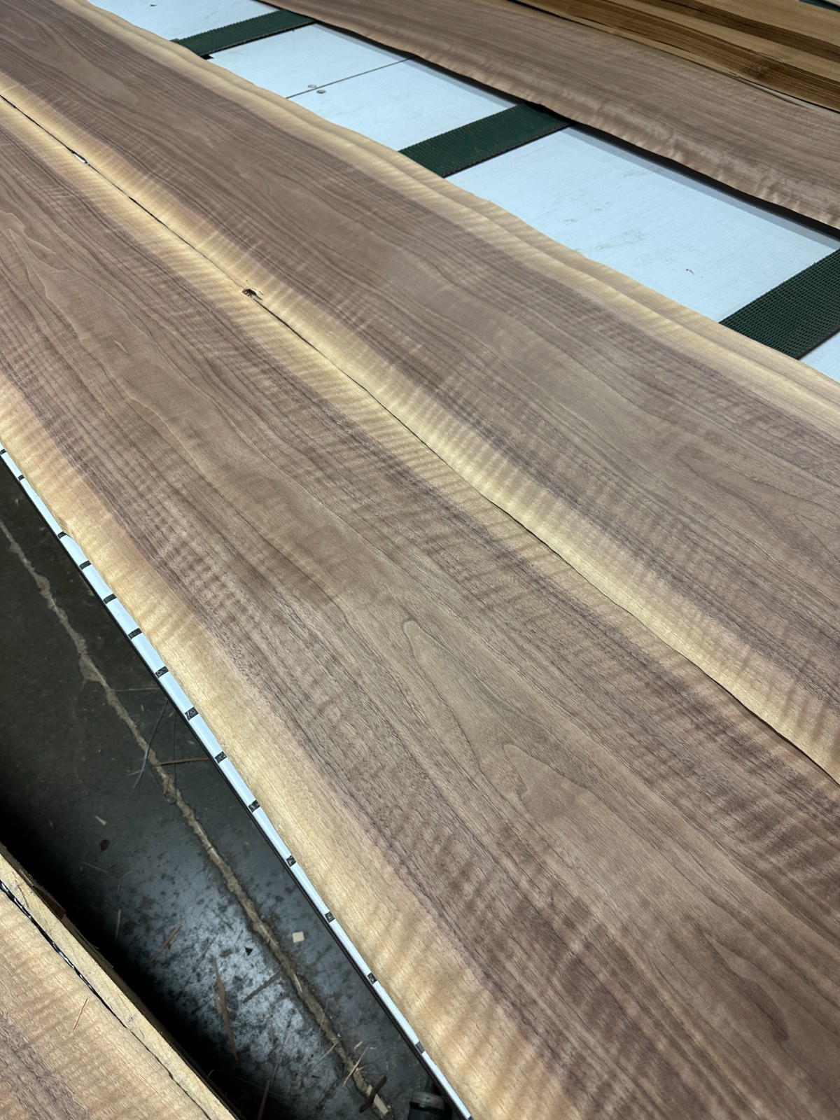 Walnut Raw Wood Veneer 2 sheets 100'' x 12'' 320K