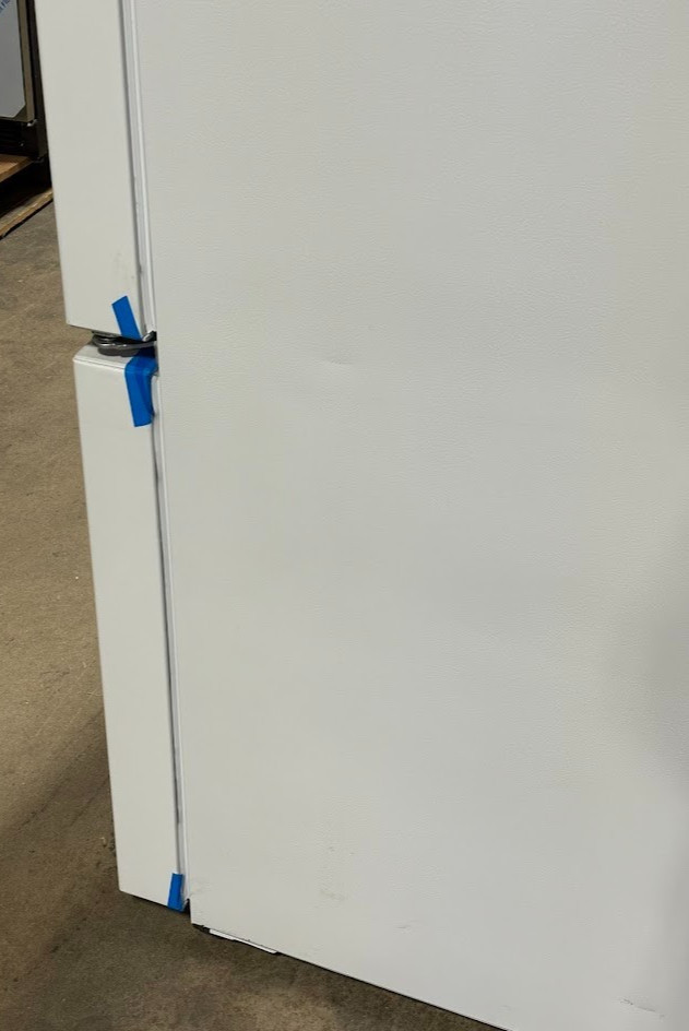 GE GFE26JGMWW 36" White 25.6 Cu. Ft. French Door Refrigerator NOB **READ**