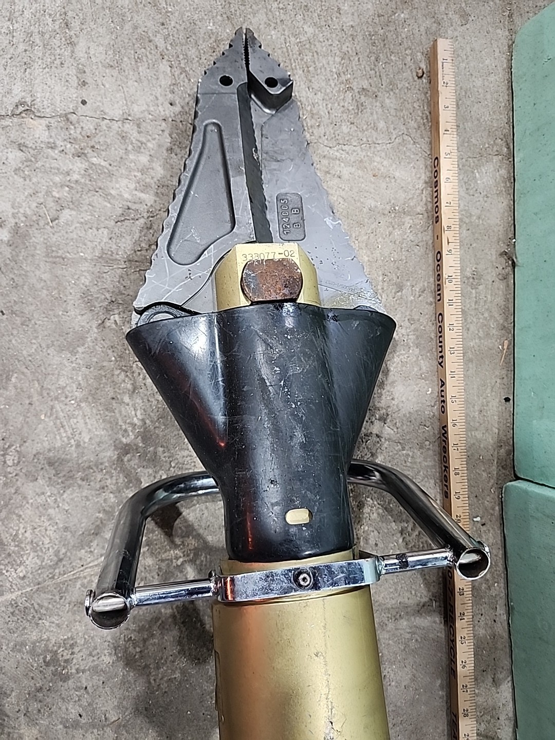Hurst Hydraulic Jaws of Life Combi Tool Spreader / Cutter w/ Quick Connect Used