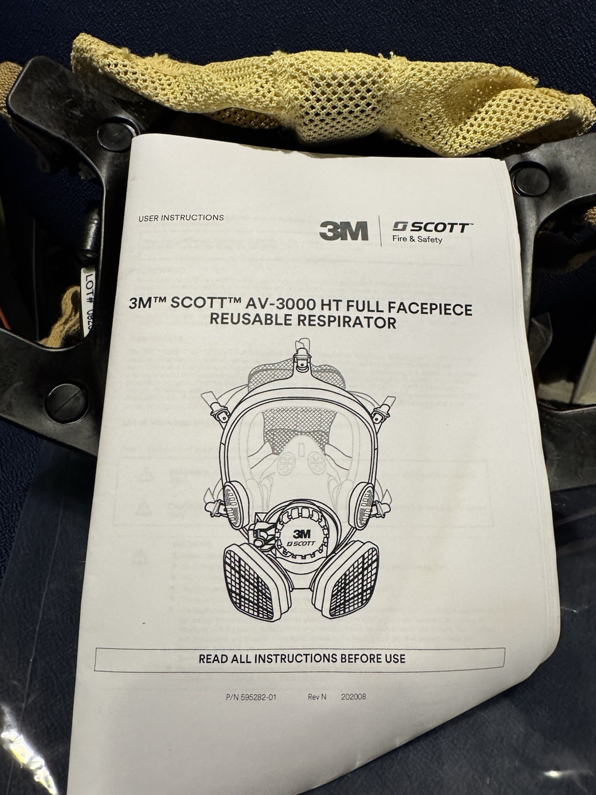 Scott AV-3000 HT MASK W/ KEVLAR NETTING, SIZE MEDIUM SCBA AIR PAK MASKS