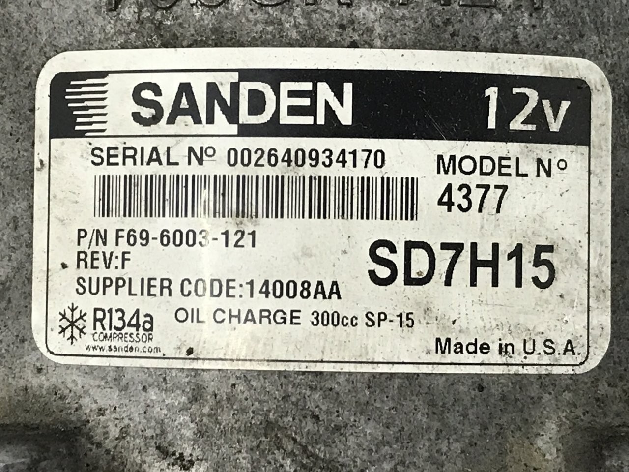 Kenworth T600 Right/Passenger Air Conditioner Compressor - Used