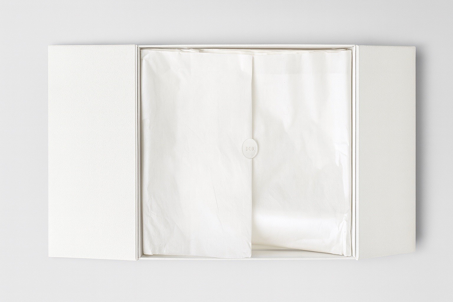 Authentic Dior Giant Presentation Gift Box White Magnetic Close 23.5” x 20” x 3”