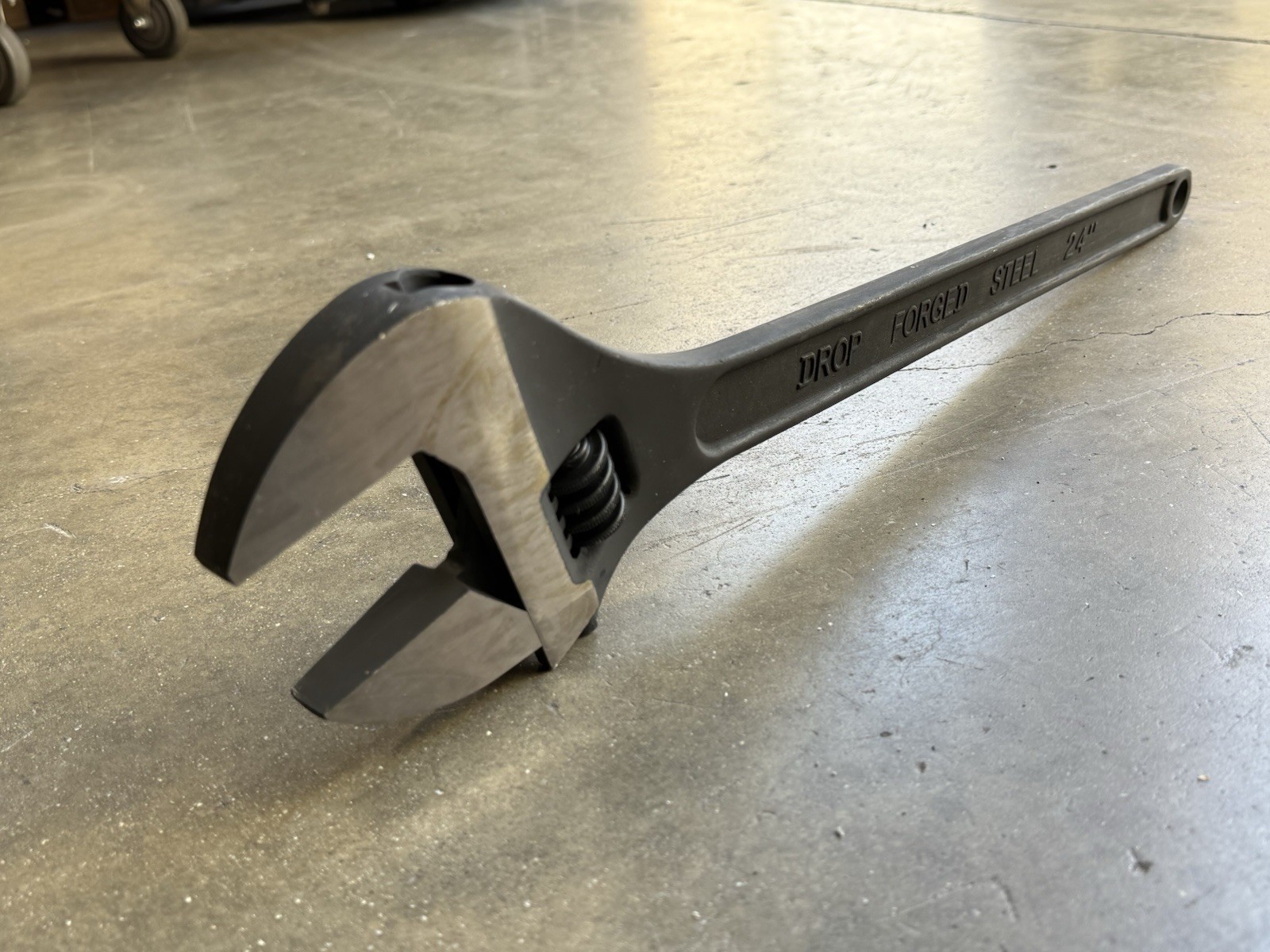 24" Adjustable Wrench 2-1/2" Max Jaw Opening Drop Forged Alloy Steel Spanner