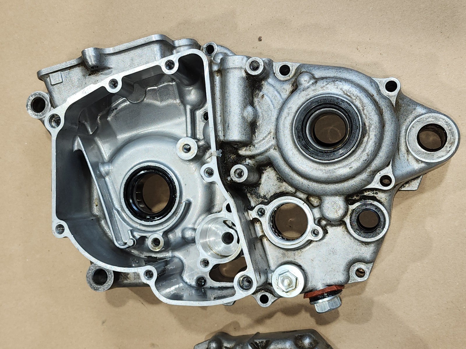 2015 Suzuki RMZ250 RMZ 250 OEM Left & Right Engine Crankcase Case Bottom End