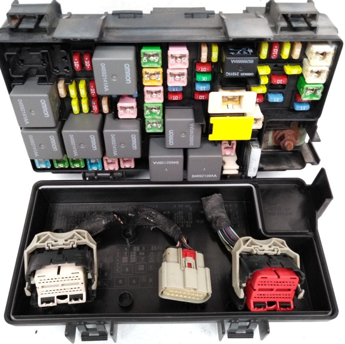 04692305AE Dodge 2010 Grand Caravan Fuse Box Engine Bay Under Hood OEM TIPM G70