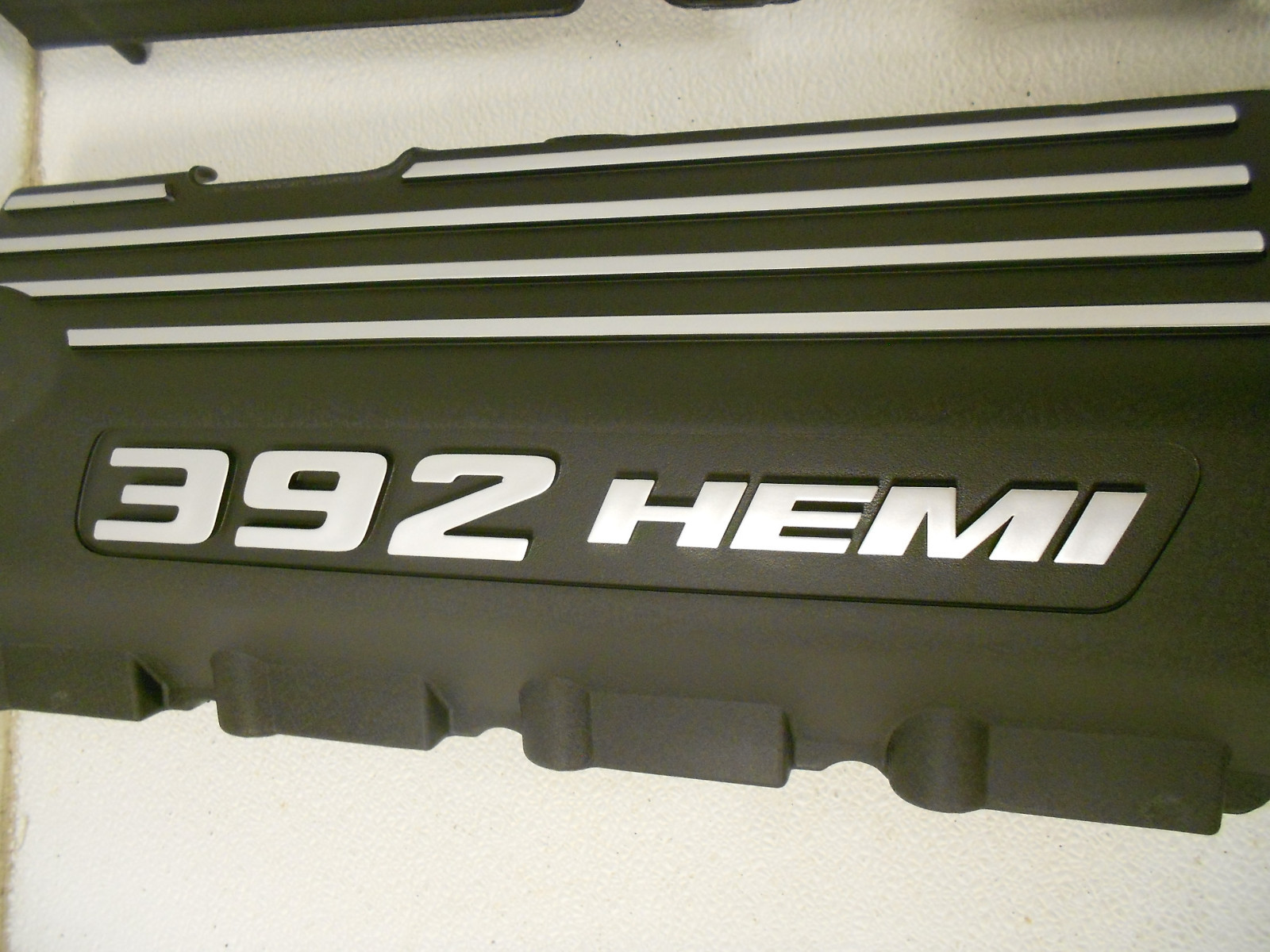 Factory OEM Genuine MOPAR SRT SRT8 R/T Engine Wiring Cover Valve 392 Set L & R