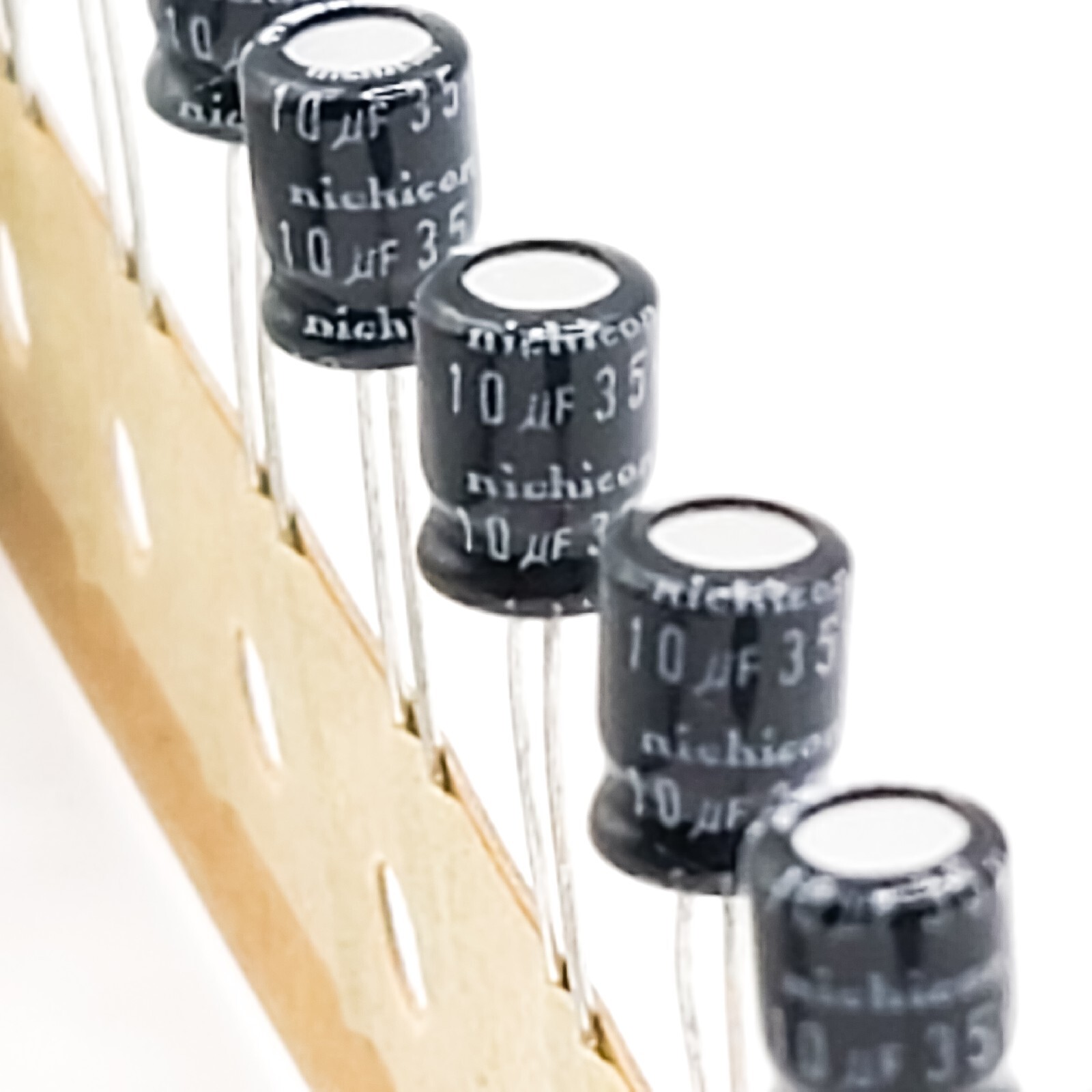 10pcs Nichicon 10uf 35v Miniature Radial Electrolytic Capacitors 5.2mm x 7.3mm