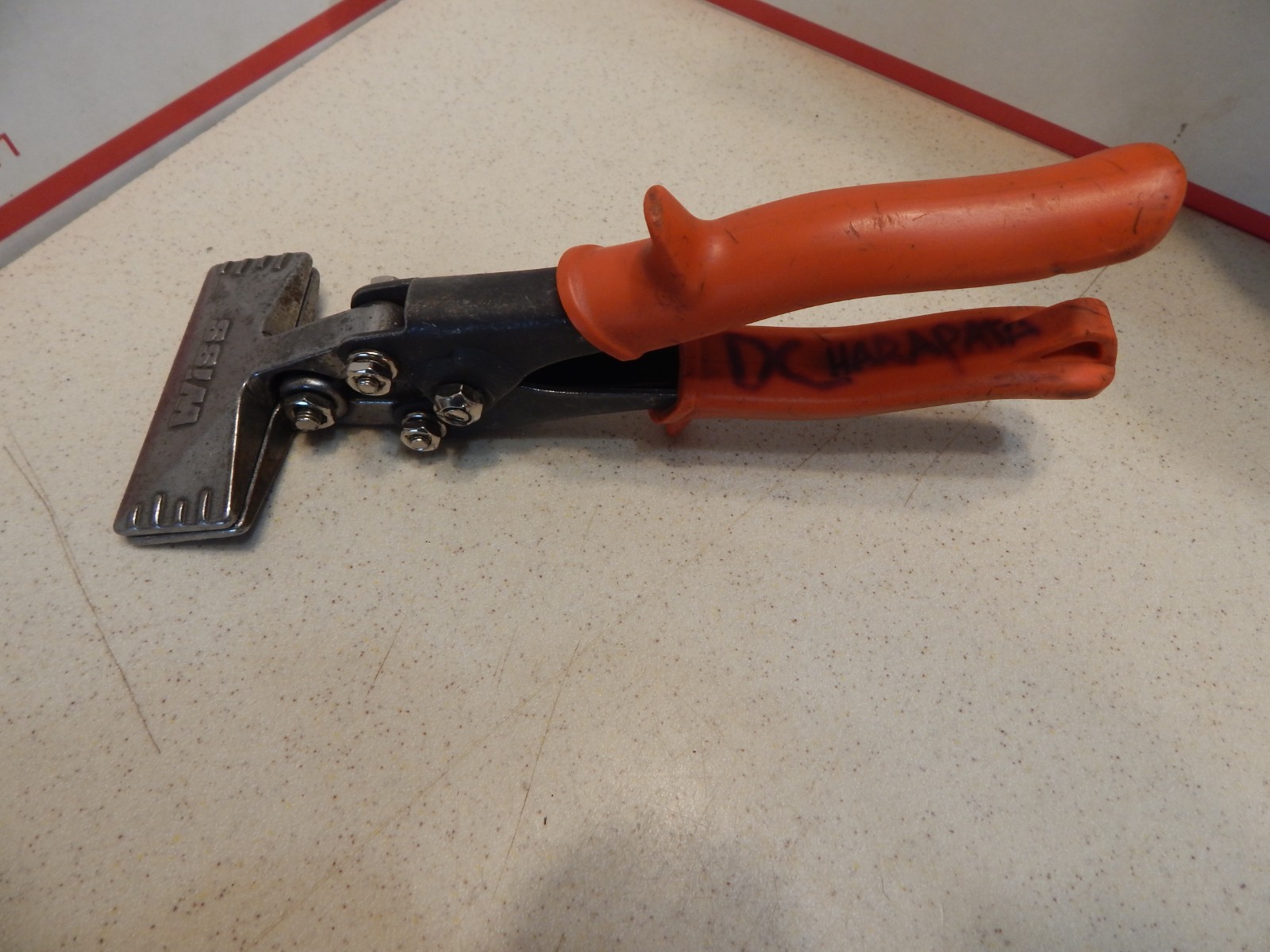 9 "CRESCENT WISS  3-1/4" HAND SEAMER  1-1/4" JAW WITH RED RUBBER GRIPS