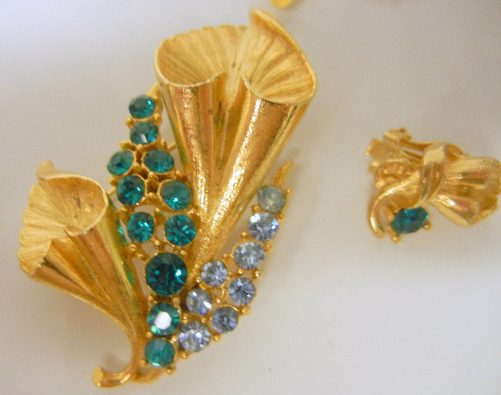 Vtg 40-60s Retro Large Enamel Rhinestone Flowers Pin Brooches Earrings 20 pc LOT