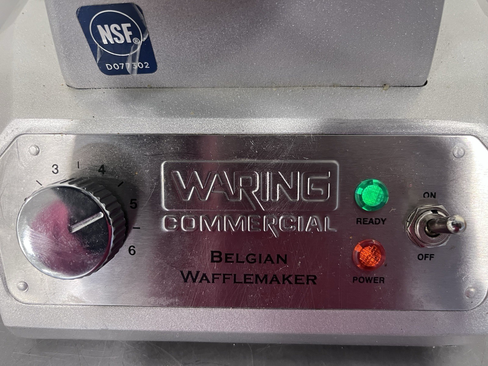 WARING COMMERCIAL BELGIAN WAFFLE MAKER WW180X *READ