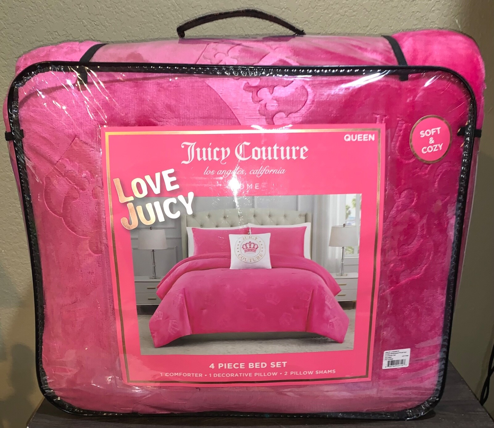 Juicy Couture Hot Pink Logos& Crowns Embossed Plush Soft 4pc QUEEN Comforter Set