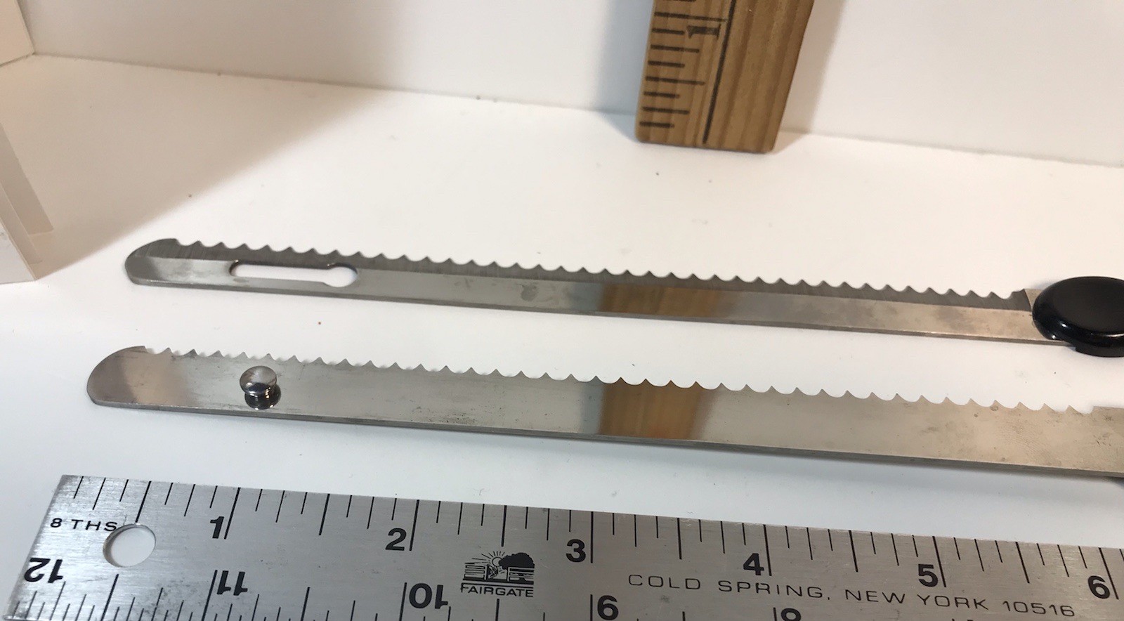 BLADES ONLY for EU081 SHARPER IMAGE Cordless Electric KNIFE + Instructions AS-IS