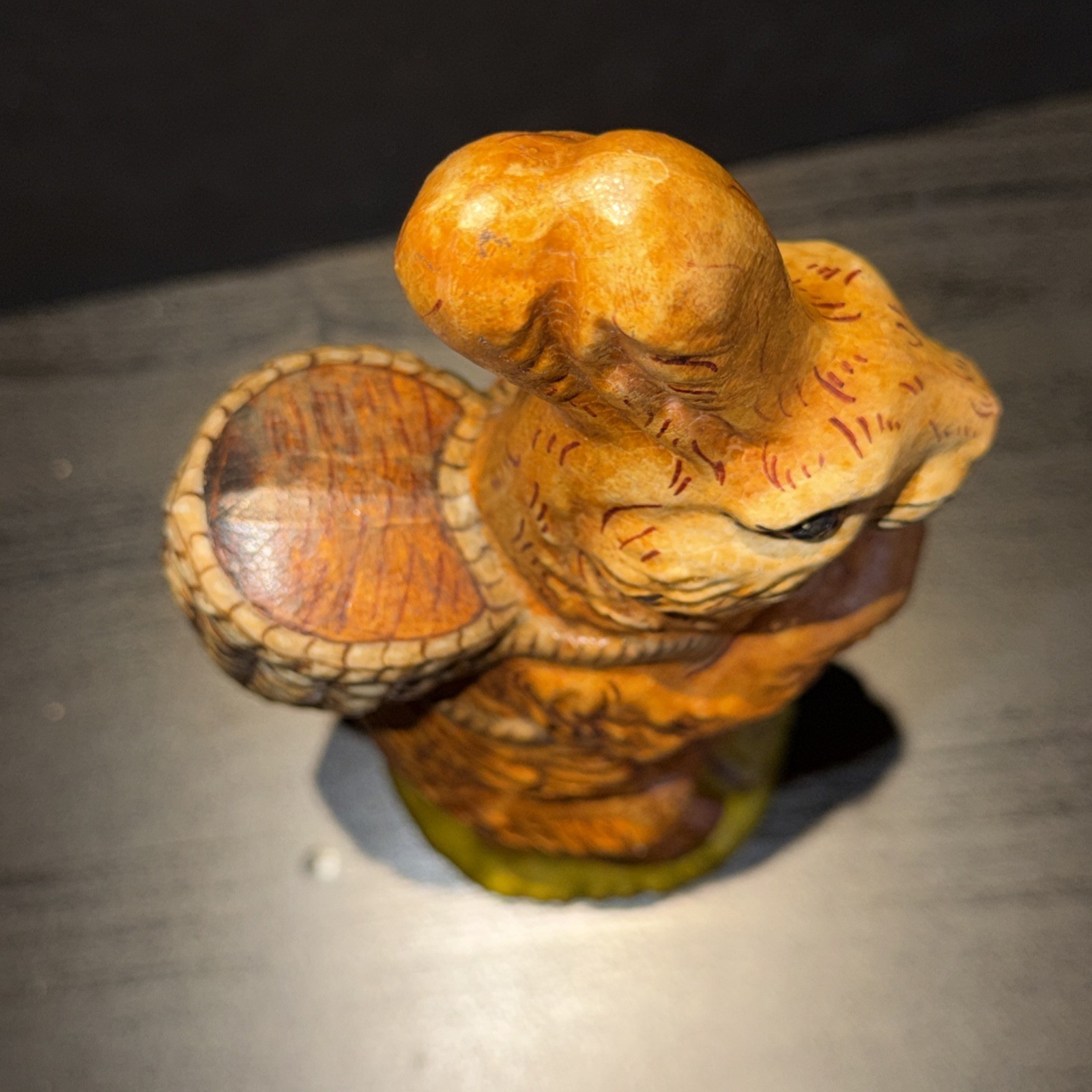 Beautiful Vintage 1990 Vaillancourt Folk Art Standing Rabbit w Basket #322