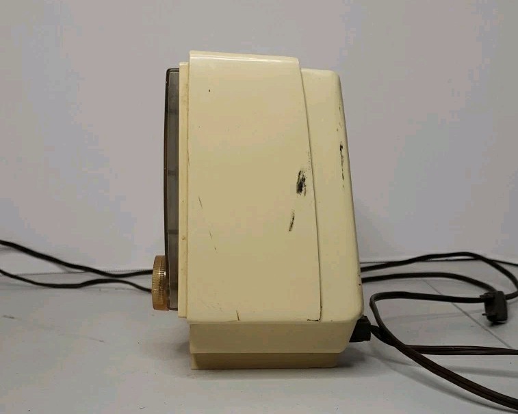 Vintage, Mid Century, 1961 Silvertone 2034 Clock & AM Radio, w/ Alarm, Untested