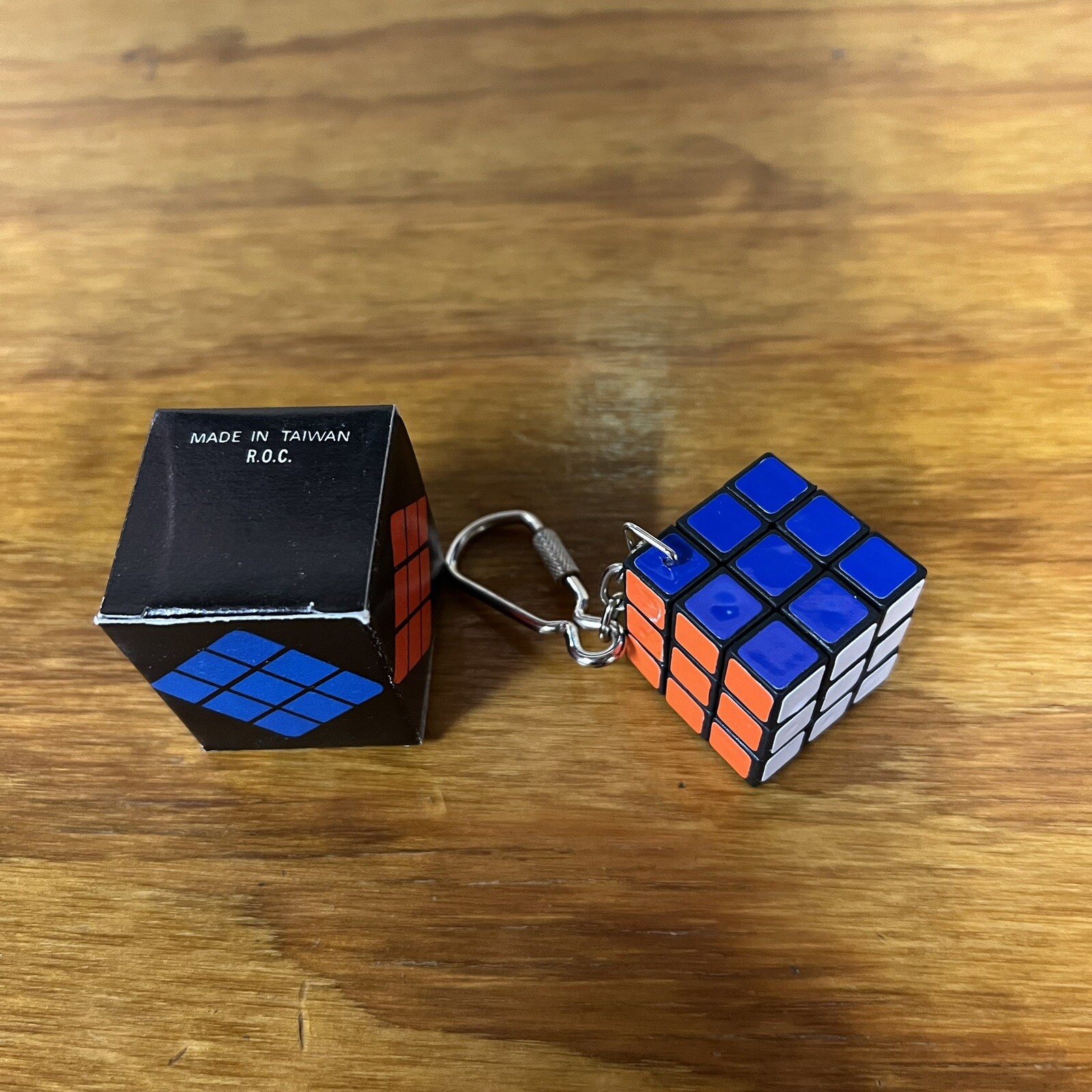 KEY CHAIN MAGIC PUZZLER RUBIX CUBE TOY VINTAGE NOS